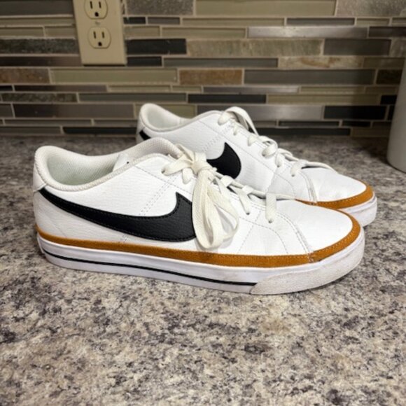Shoes - Nike Court Legacy Women's Size 9.5